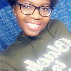 Meet your Posher, Taia